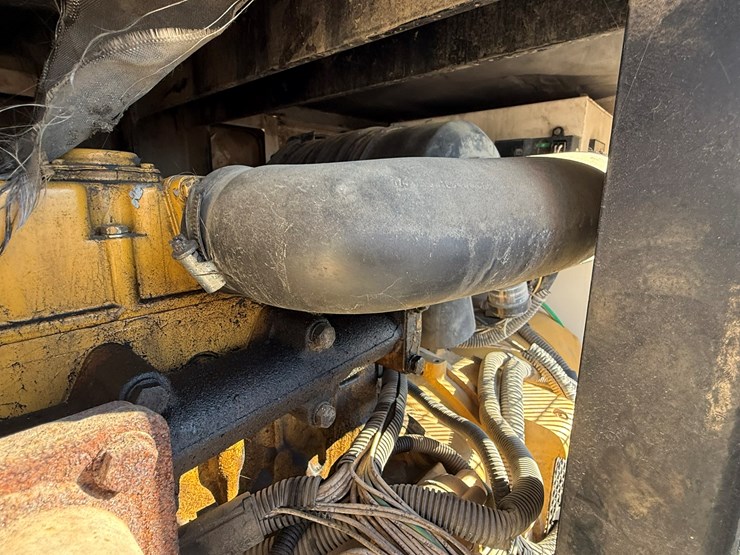 2007-caterpillar-xq20-image-13