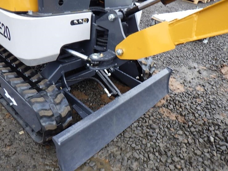 2025-sdlanch-sdle20-hydraulic-excavator-image-10