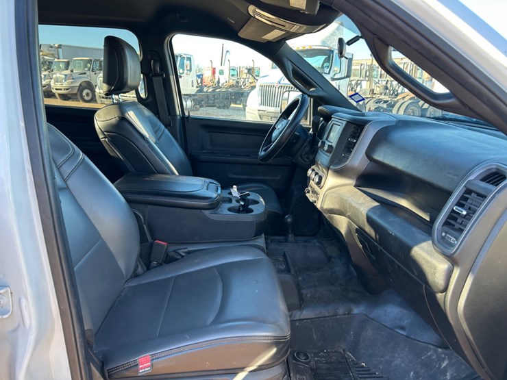 2022-dodge-2500-image-8