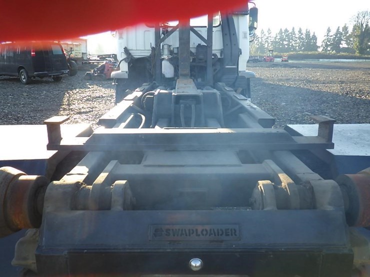 2000-mitsubishi-12'-s/a-hook-truck-image-9