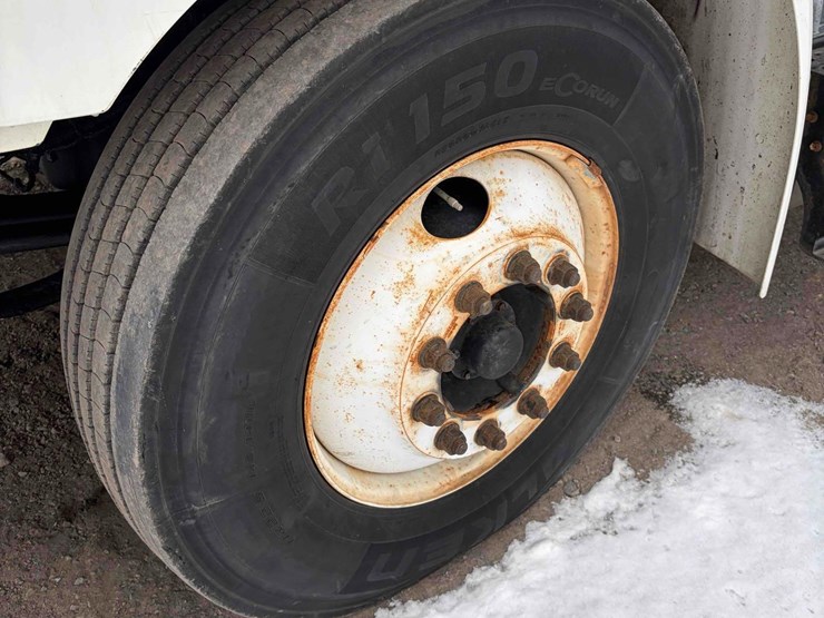 2011-international-digger-derrick-truck-image-11