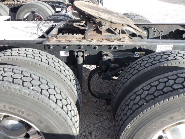 2020-kenworth-t680-image-18