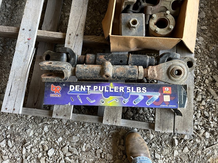 #35884-•-lot-of-drive-shafts,-top-link-and-dent-puller-image-3