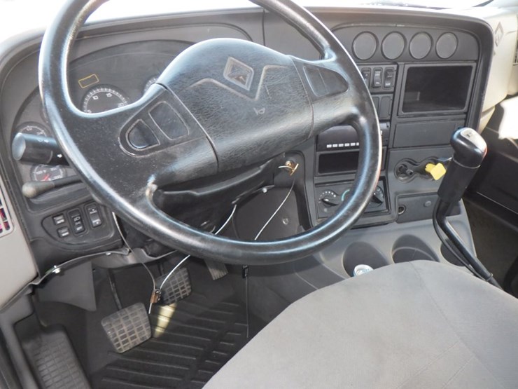 2017-international-prostar-image-16