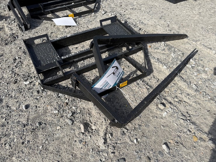 #22770-•-unused-mower-king-sa-48"-skid-steer-forks-image-4