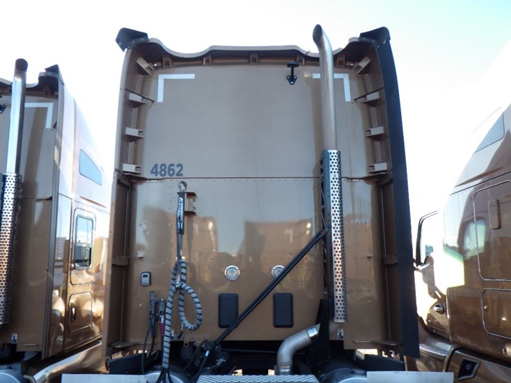 2022-kenworth-t680-image-15