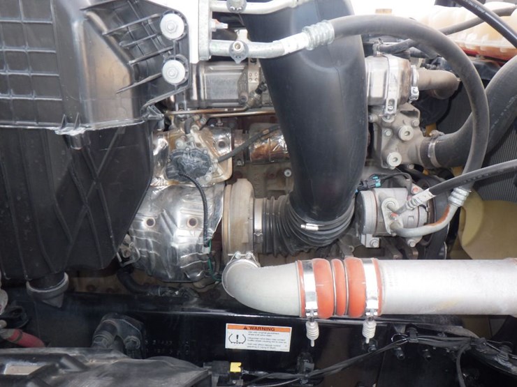 2022-freightliner-cascadia-126-image-27