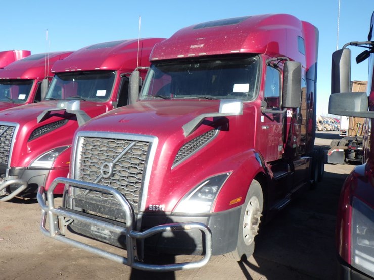 2020-volvo-vnl-760-image-1