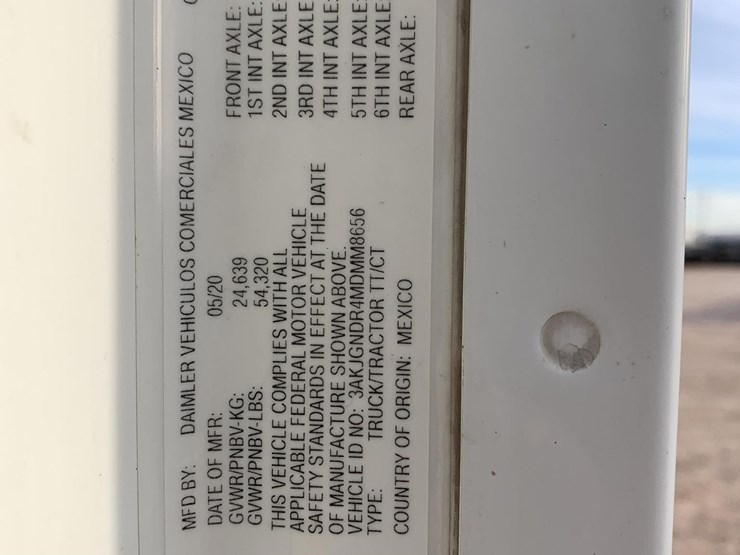 2021-freightliner-coronado-122-sd-image-13