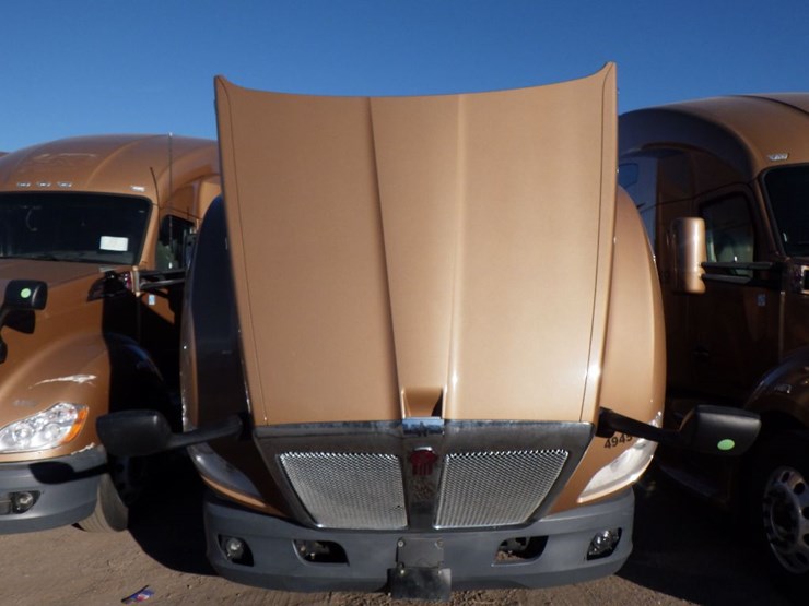 2022-kenworth-t680-image-26