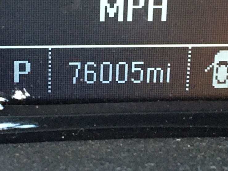 2016-chevrolet-tahoe-image-5