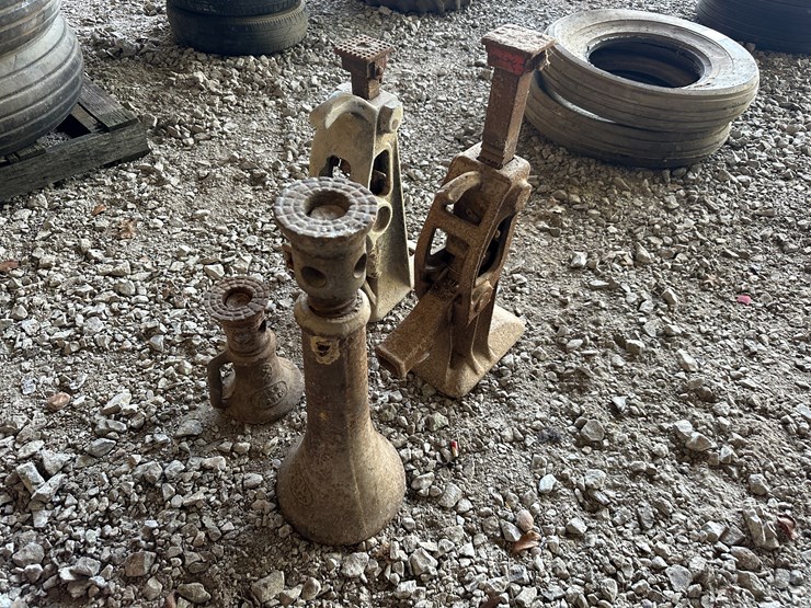 #35866-•-(2)-railroad-jacks-&-(2)-screw-jacks-image-3