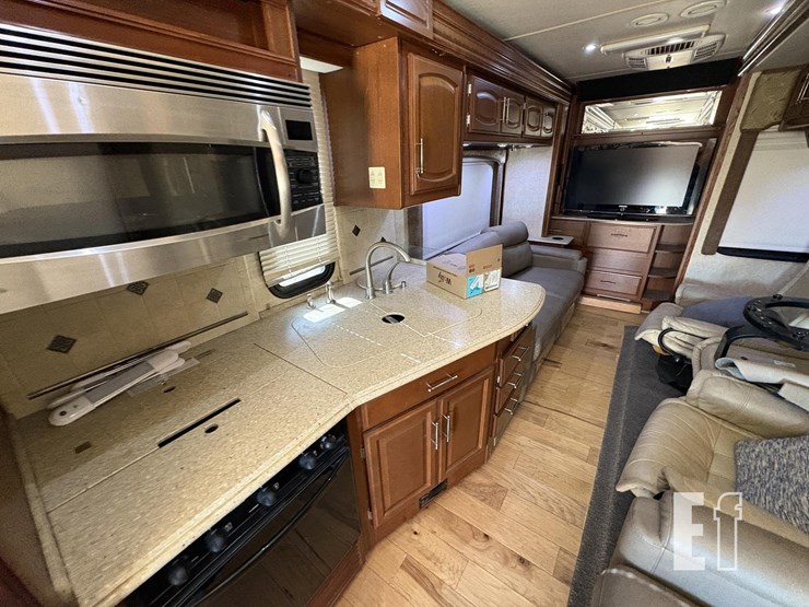 2008-2008-fleetwood-40'-diesel-pusher-motorhome-32777-image-16