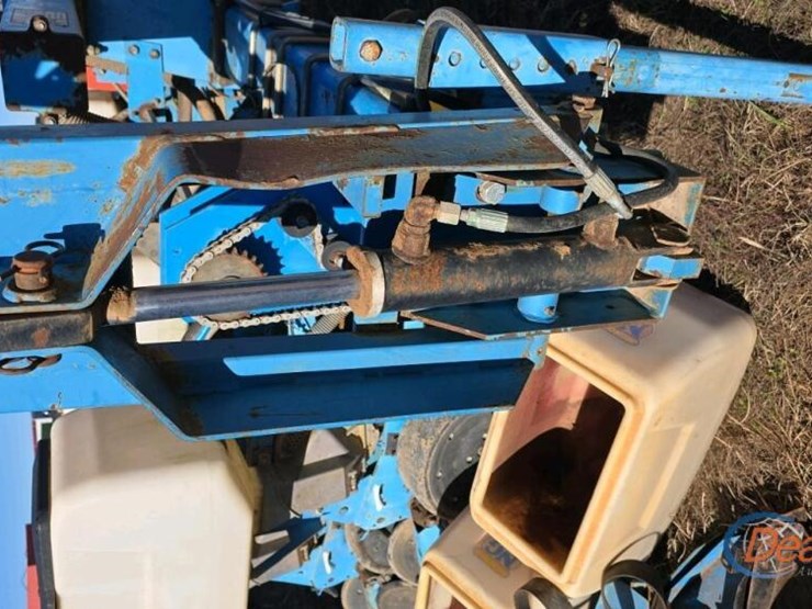 monosem-6-row-twin-planter-w/-seed-monitor-image-27