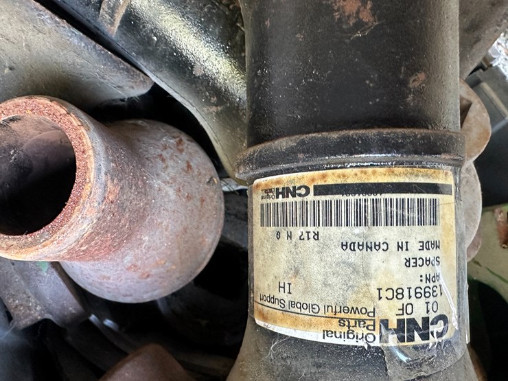 #35889-•-lot-of-disk-spacers-and-other-parts-image-4