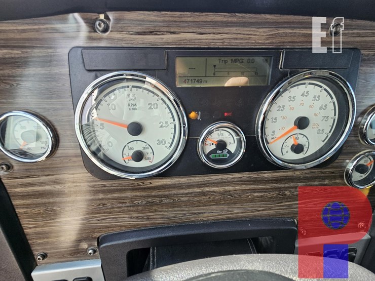 2015-freightliner-t/a-sleeper-haul-truck-32651-image-10