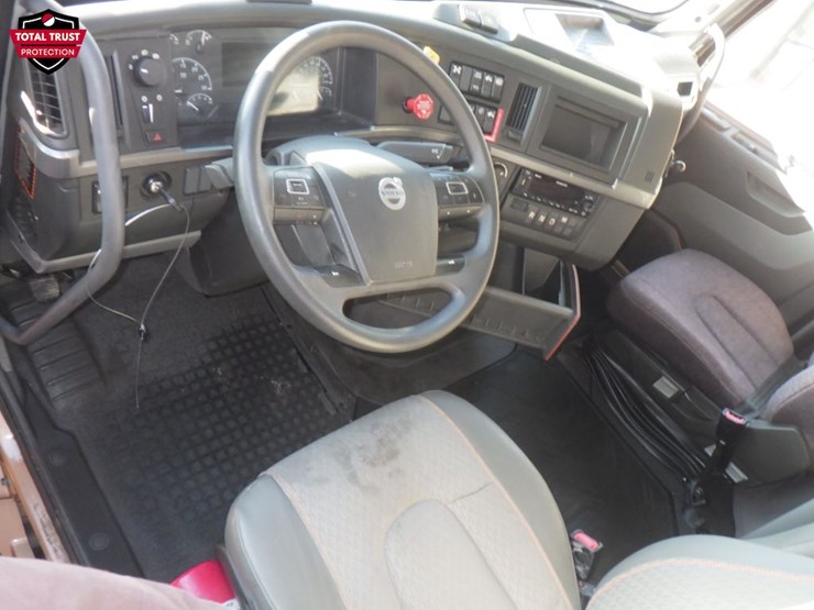 2023-volvo-vnl-760-image-25