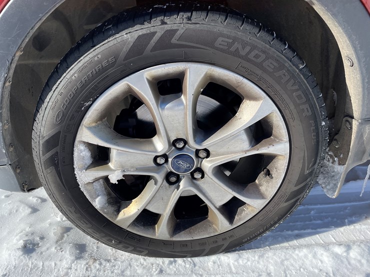 2014-ford-escape-titanium-image-16