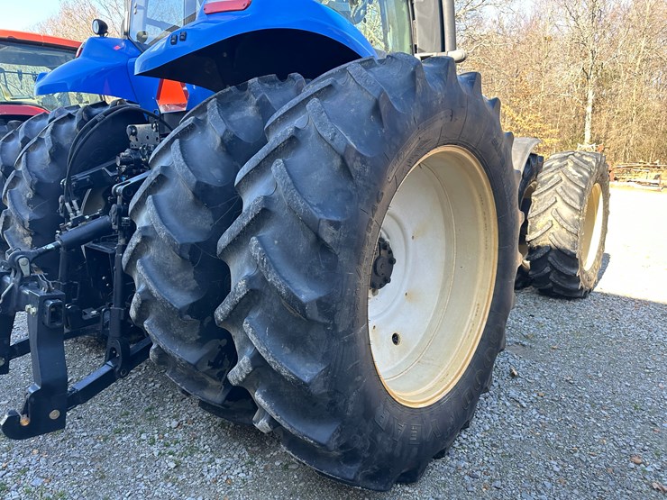 2014-new-holland-t8.330-image-10