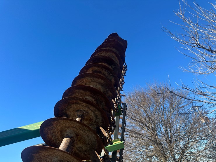 john-deere-32-image-21