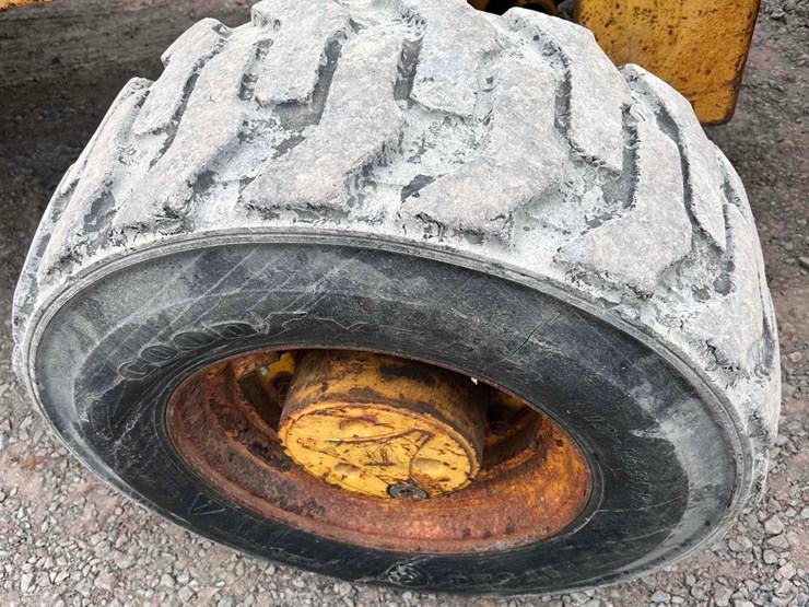 john-deere-310d-image-24