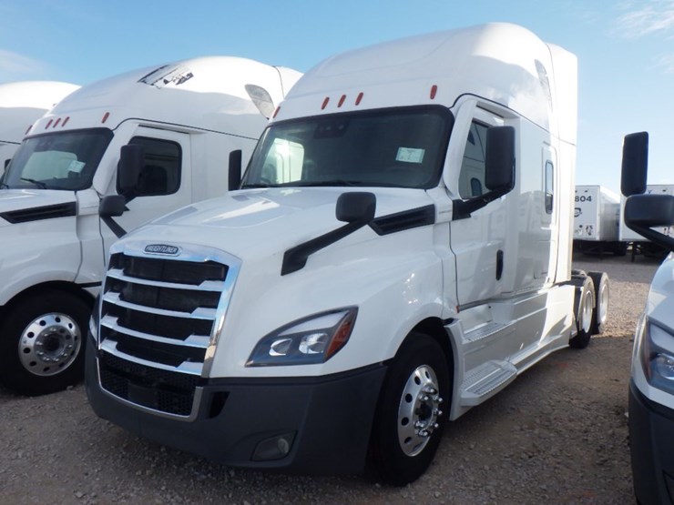 2022-freightliner-cascadia-126-image-1