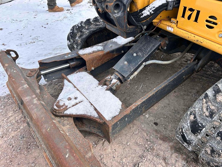 2019-deere-35g-image-14