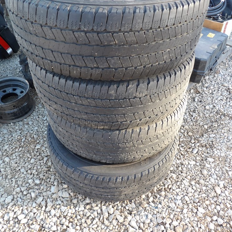 #4861 • **Lot of (4) 265/60R20 Tires