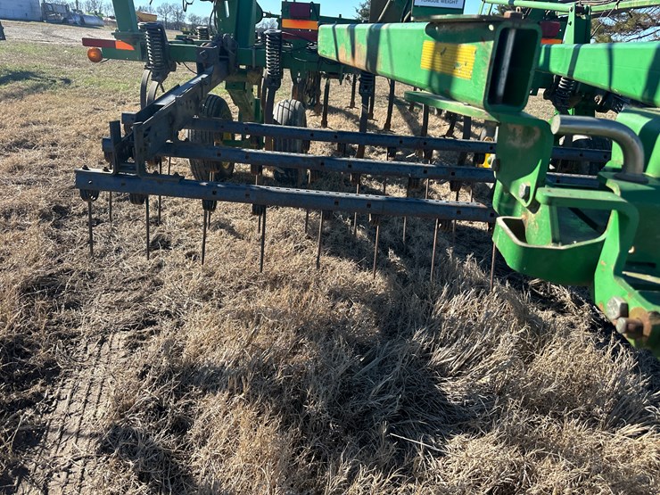 john-deere-27-image-25