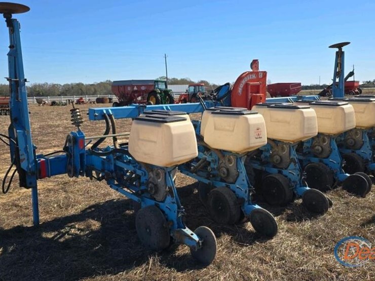 monosem-6-row-twin-planter-w/-seed-monitor-image-10