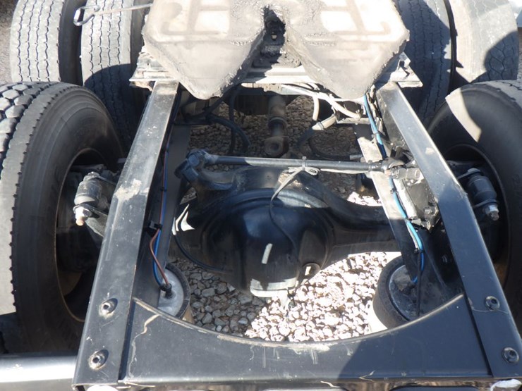 2022-freightliner-cascadia-126-image-12