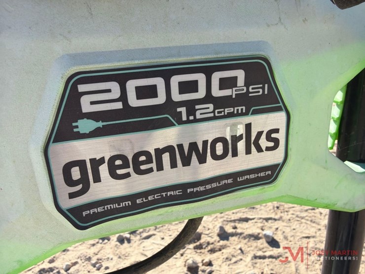 greenworks-2,000-psi-electric-pressure-washer-image-5