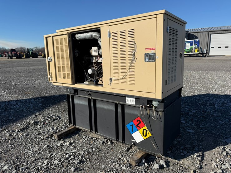 2007-john-deere-4024t-image-3