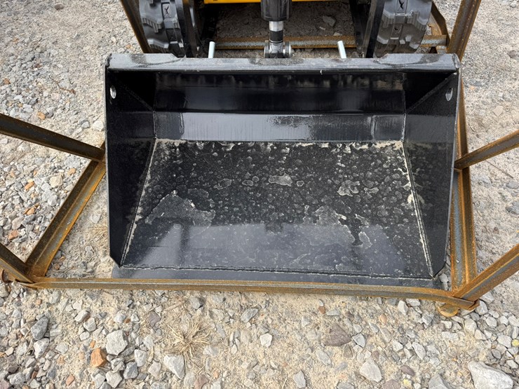 #83-•-unused-agt-mx-crt23-stand-on-tracked-loader-mxcrt232025j00636-inv#-35701-image-25