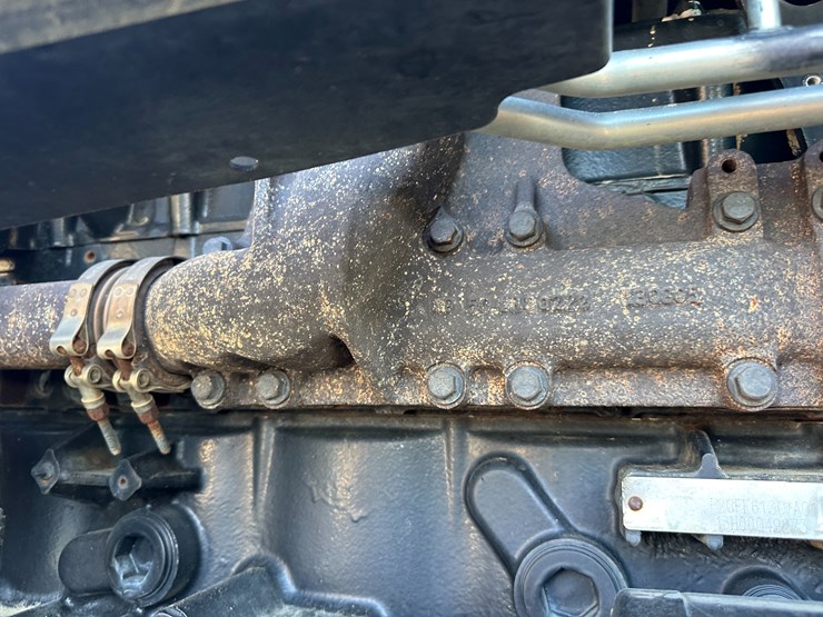 2014-new-holland-t8.330-image-53