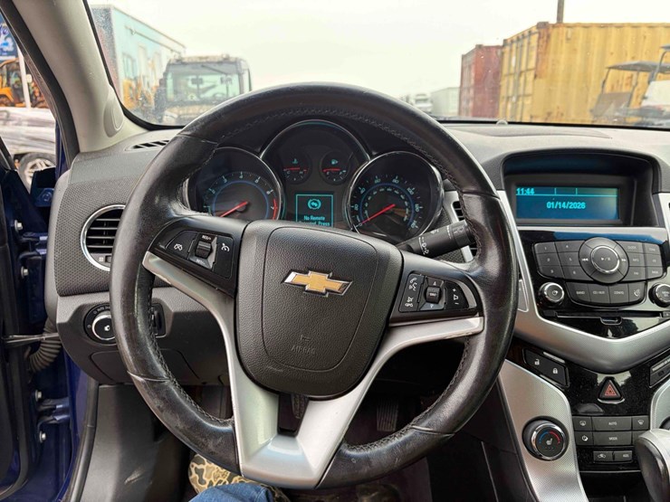 2012-chevrolet-cruze-rs-image-14