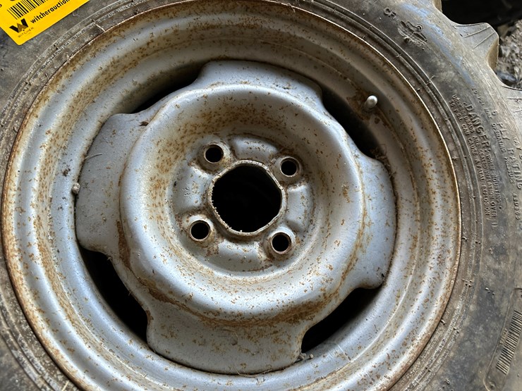 #35878-•-lot-of-(4)-7-14-hi-traction-lug-tires-image-4