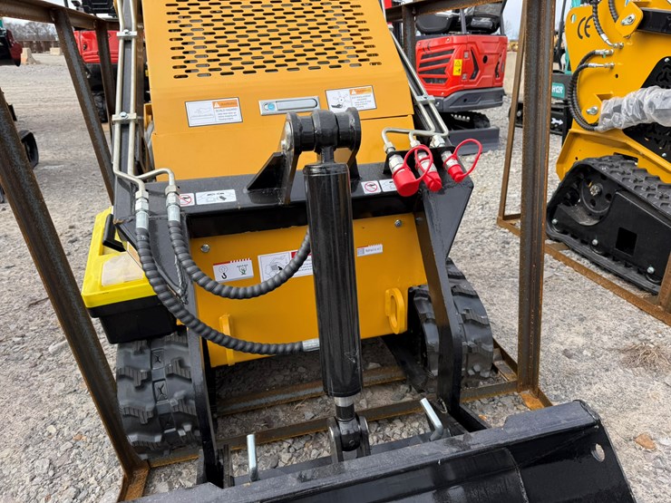 #83-•-unused-agt-mx-crt23-stand-on-tracked-loader-mxcrt232025j00636-inv#-35701-image-26