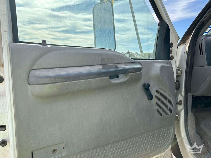 2007-ford-f750-image-10