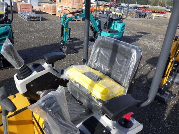 2025-cfg-qk18r-hydraulic-excavator-image-28