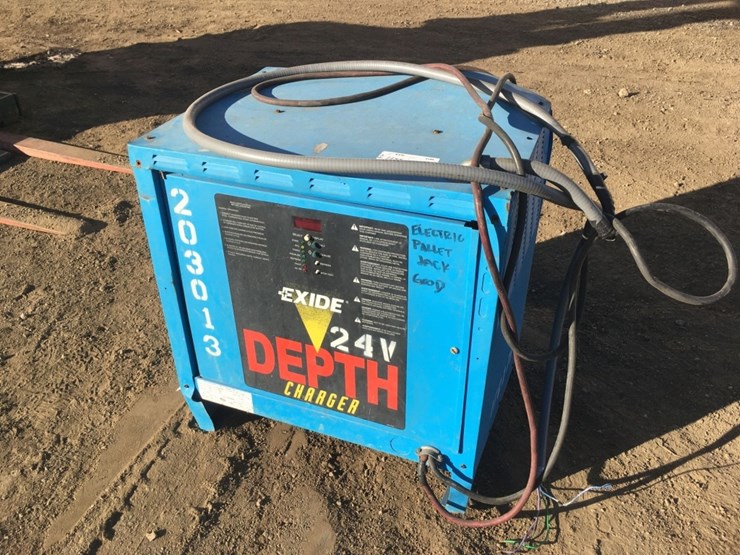 raymond-540-0pc30tt-narrow-aisle-forklift,-image-8