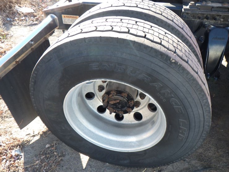 2017-freightliner-cascadia-125-evolution-image-8