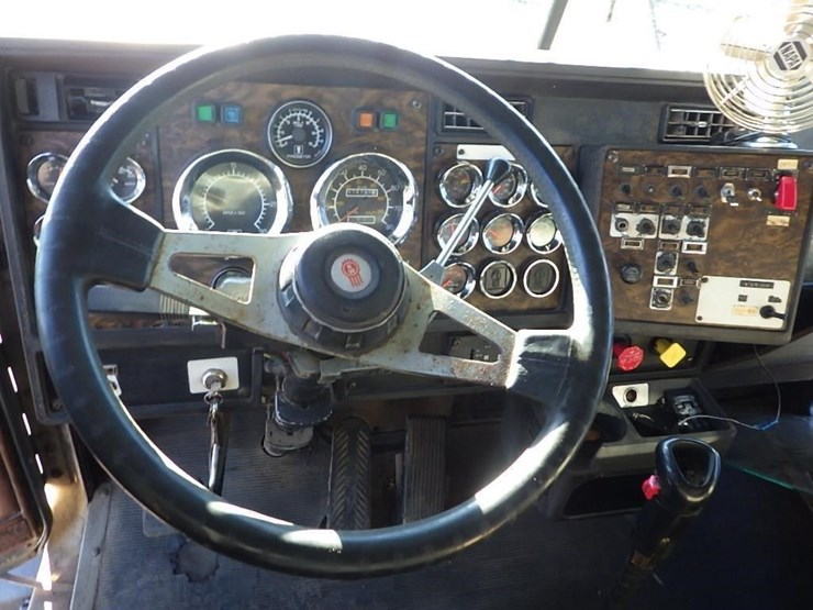 kenworth-14'-t/a-dump-truck-image-23