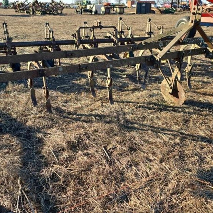 6-ROW FIELD CULTIVATOR