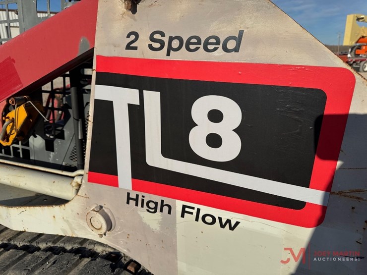 2016-takeuchi-tl8-image-9
