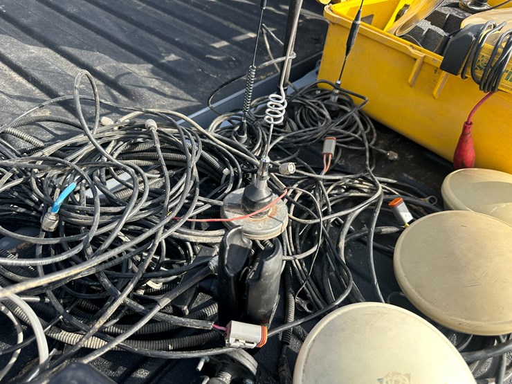 #36280-•-trimble-gps-system-image-19