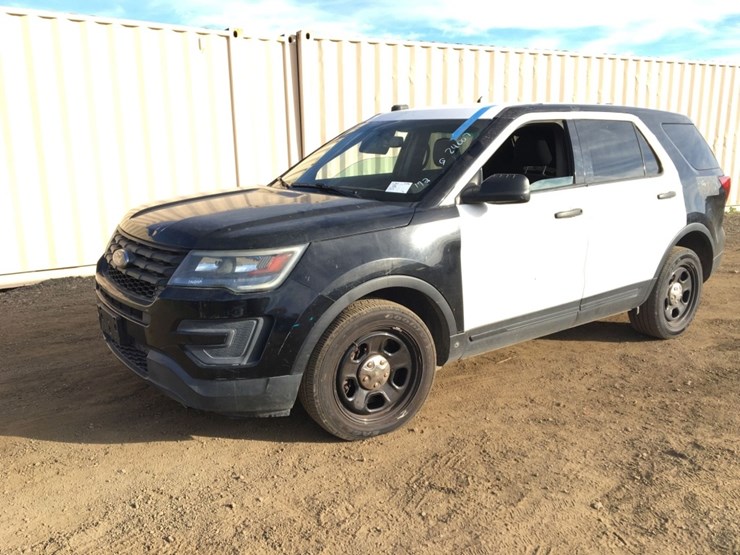 2016-ford-explorer-image-1
