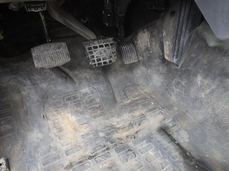 2015-ford-f750-image-21