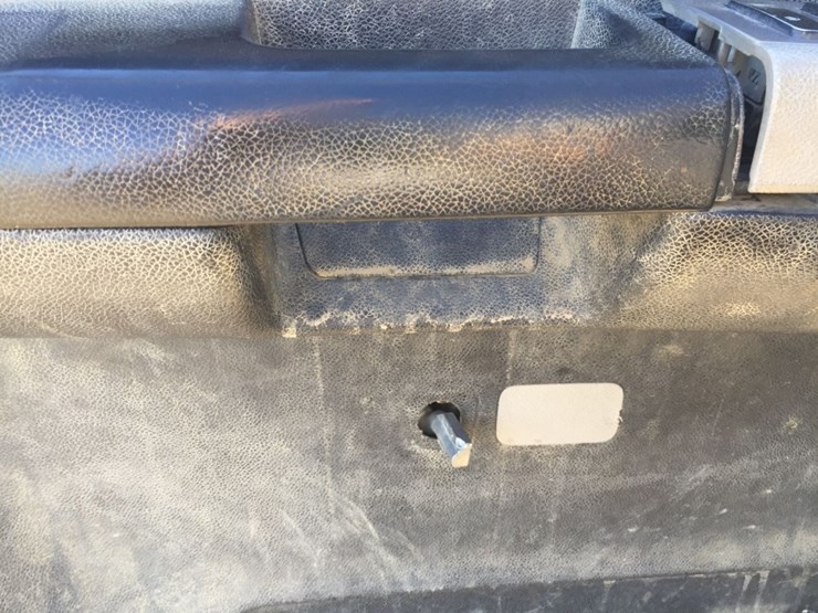 2011-chevrolet-2500hd-image-19