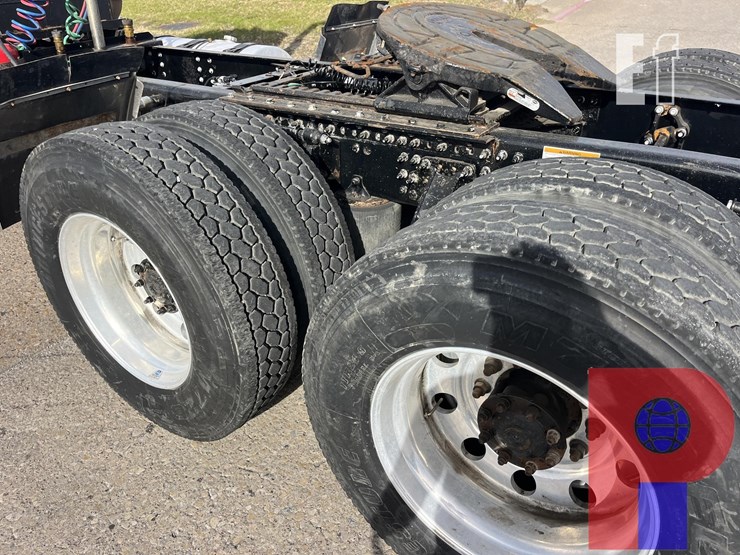 2015-mack-pinnacle-chu613-image-8